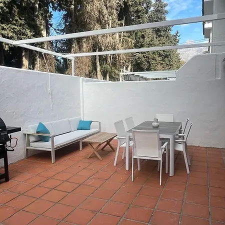 Newly Refurbished Townhouse Naranjos, Puerto Banus Holiday home