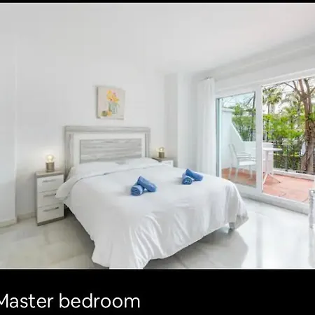 Newly Refurbished Townhouse Naranjos, Puerto Banus Holiday home